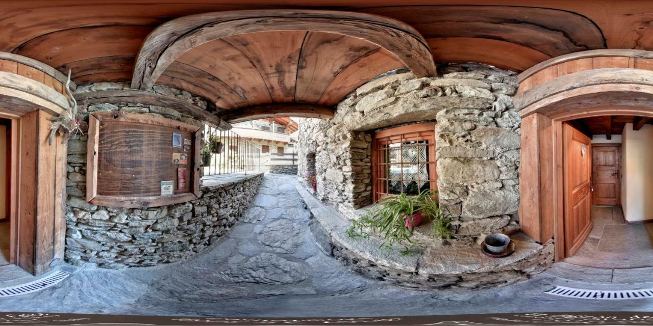 La Meizon De Felise Arvier Bagian luar foto